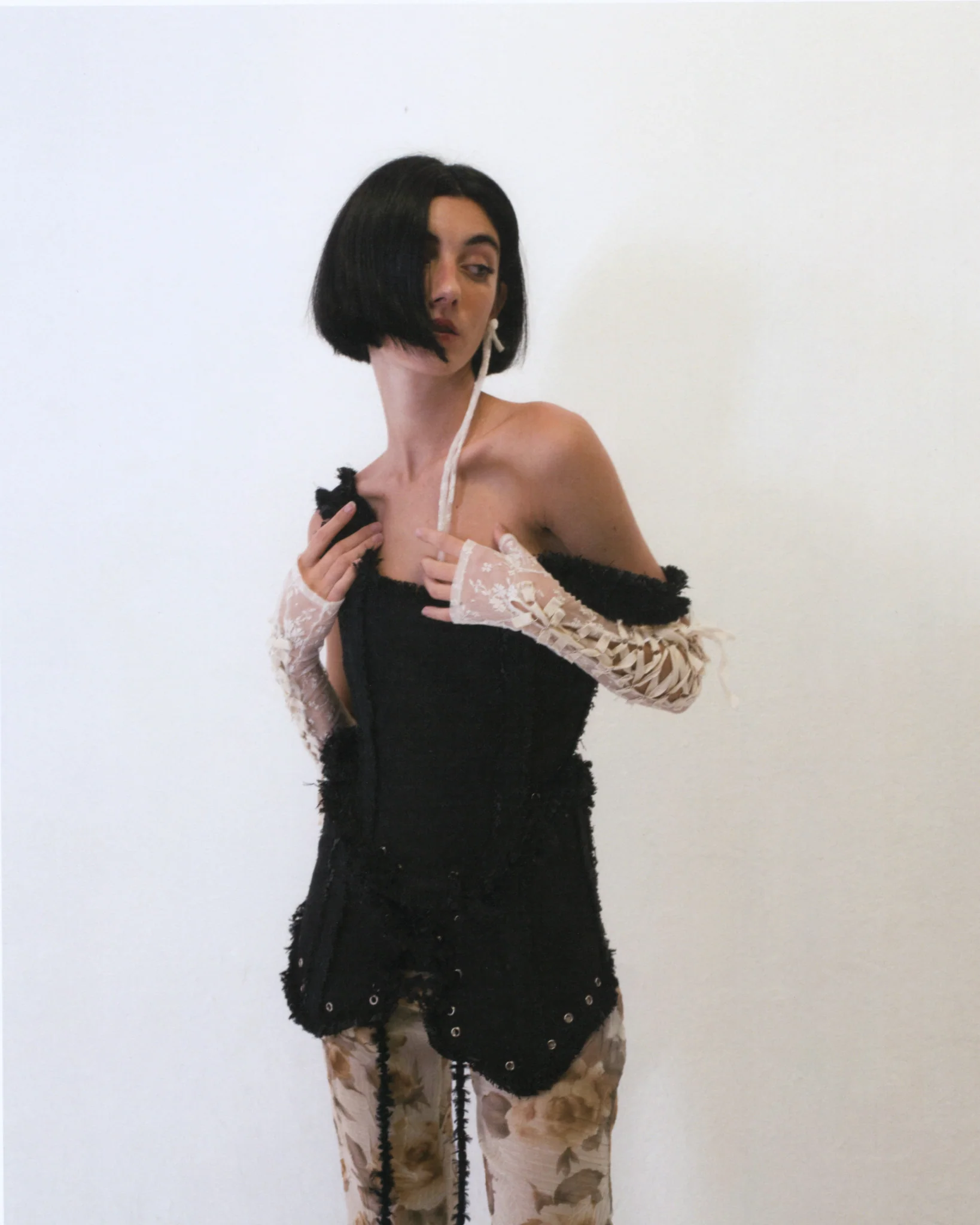 ARALYN Gloves With Asymmetrical Ties - Image 5
