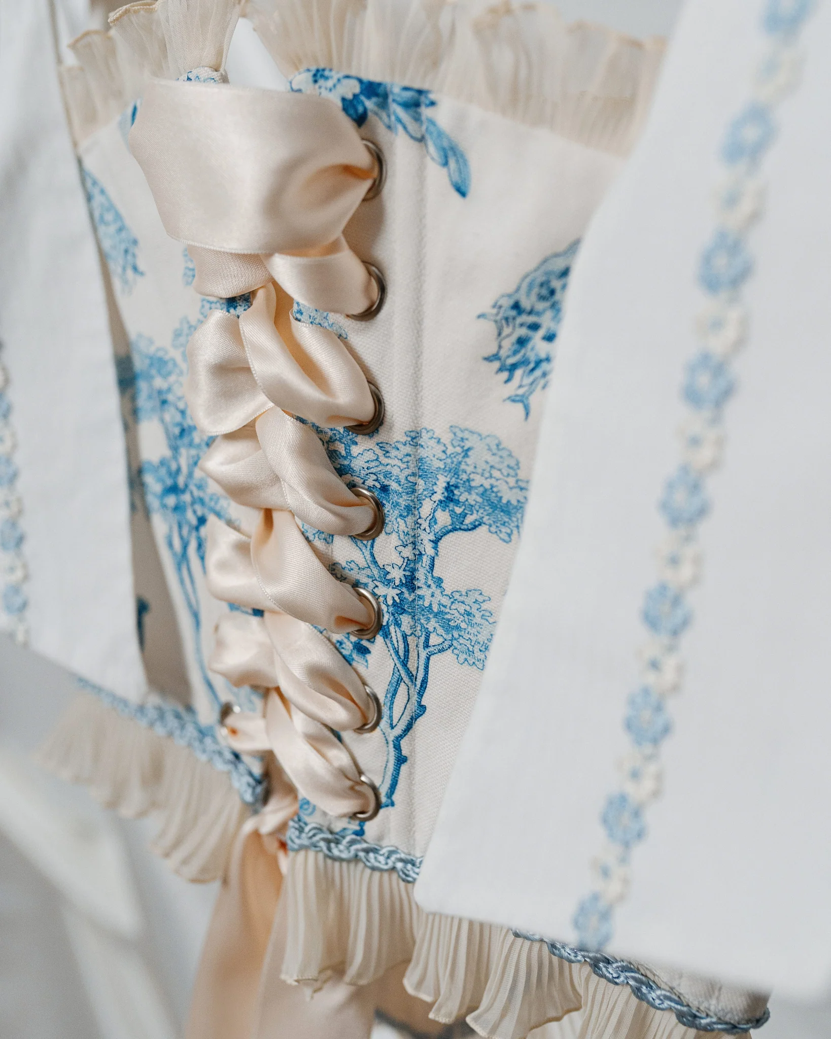 Corset Toile de Jouy – Blue Pleated Ruffle - Image 6