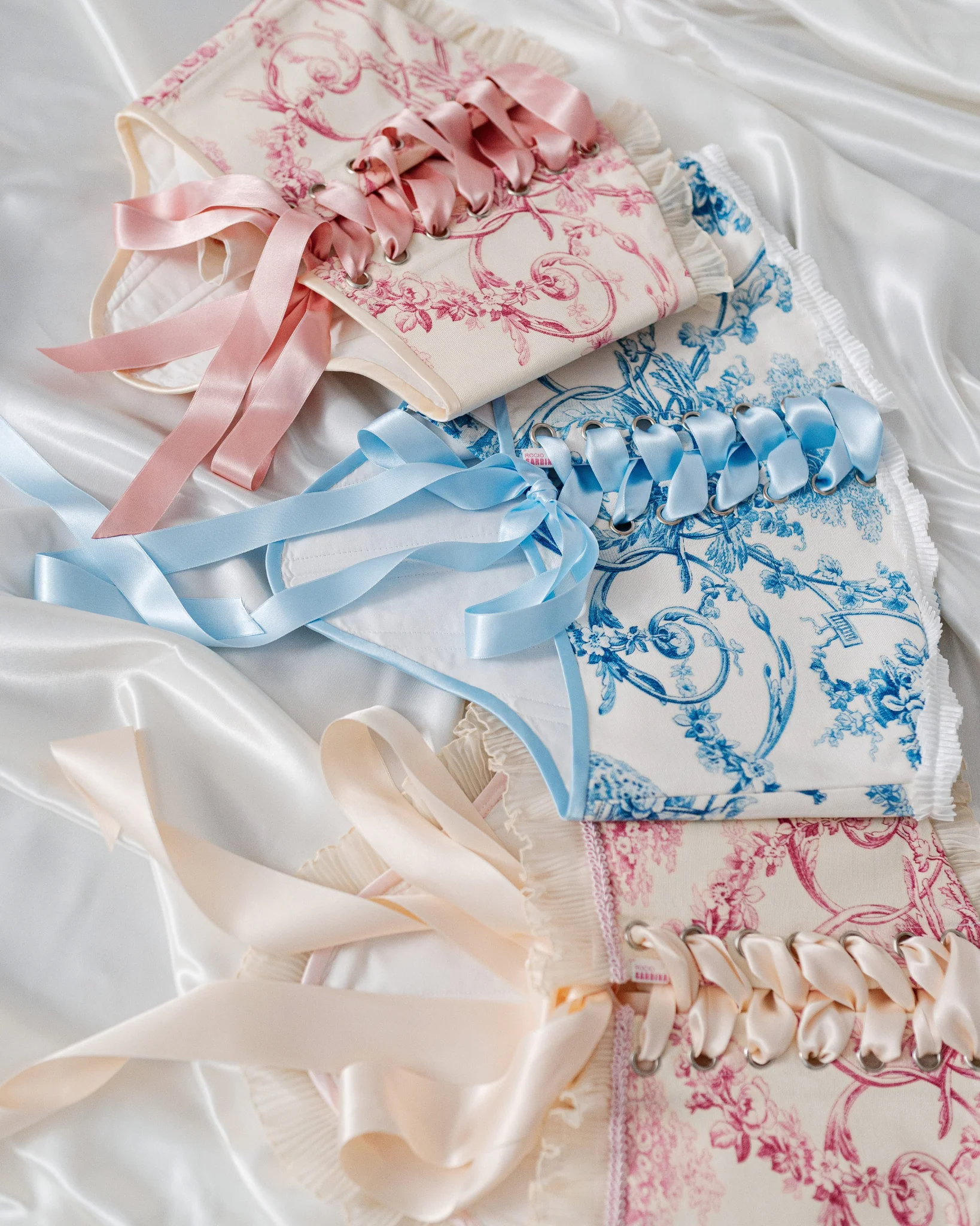 Corset Toile de Jouy – Pink Satin Bias - Image 11