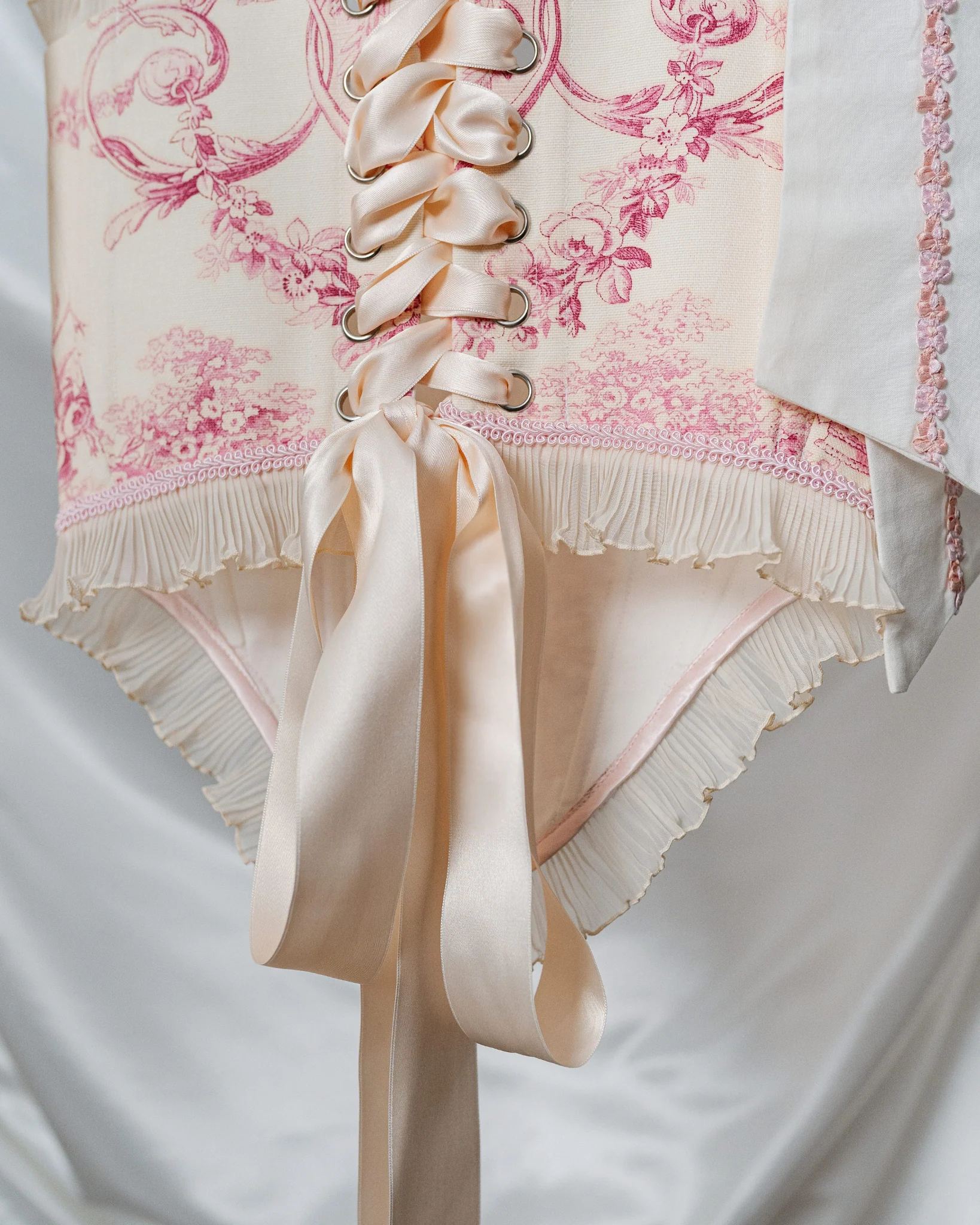 Corset Toile de Jouy – Pink Satin Bias - Image 7