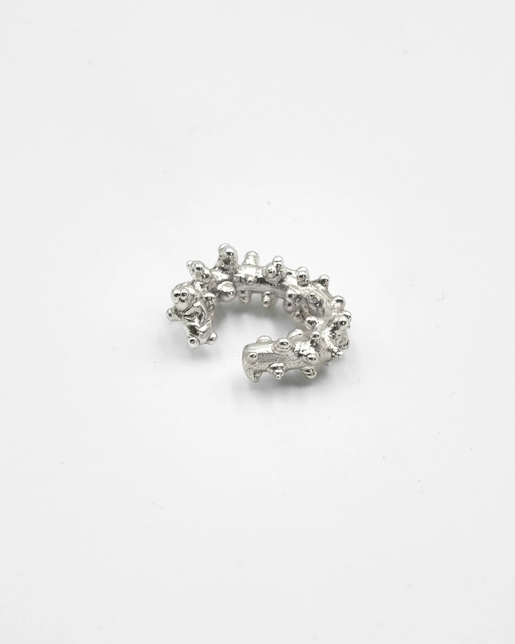 CSST01 // Silver sparkling ear cuff with bubbles - Image 3