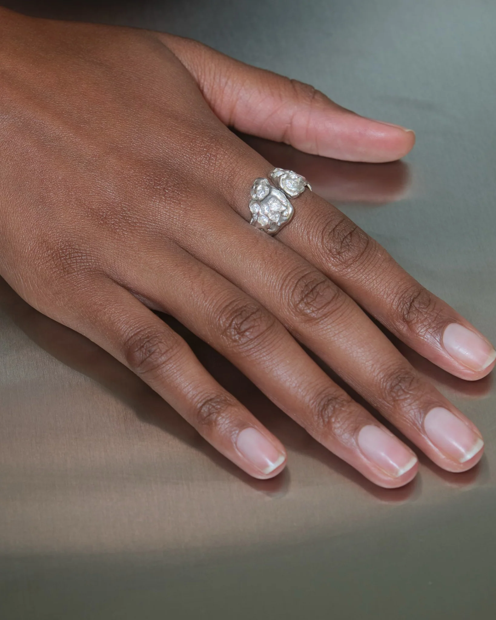 RSST09 // Chunky open ring with 11 zirconia stones - Image 3